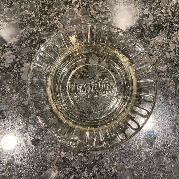 Vintage Harrah’s Casino Hotels Ashtray - Picture 2 of 6
